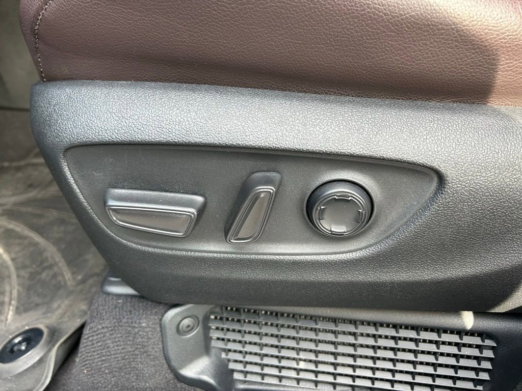 Used 2023 Toyota Sienna Platinum image 17