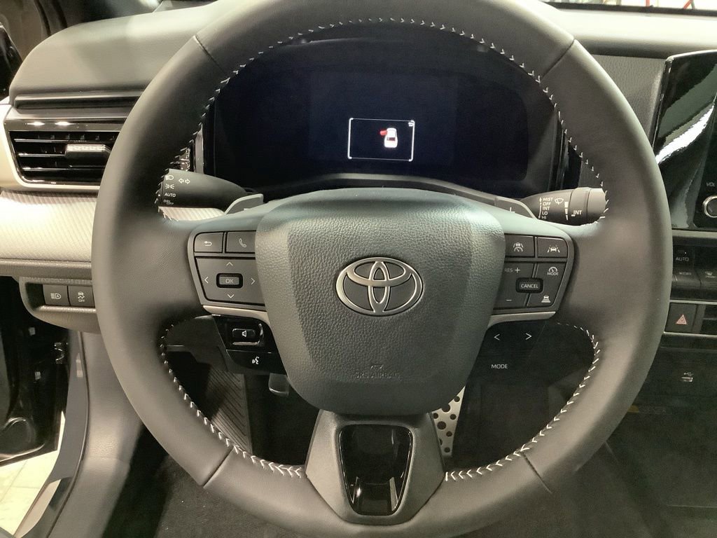 Used 2026 Toyota Camry SE image 8