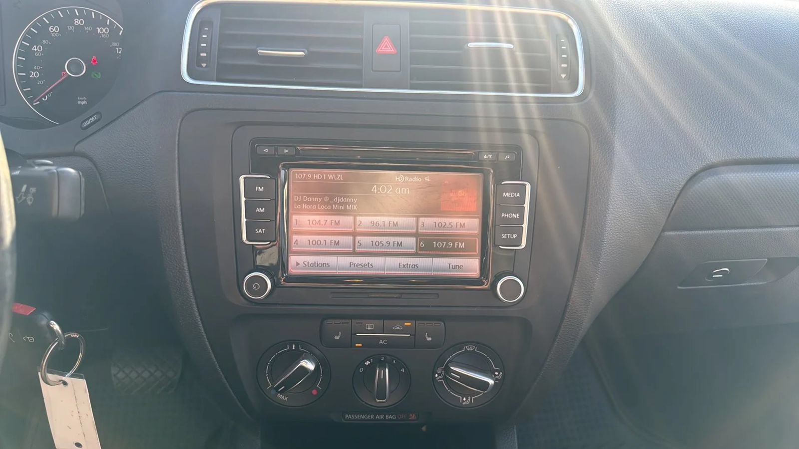 Used 2012 Volkswagen Jetta SE FWD image 17