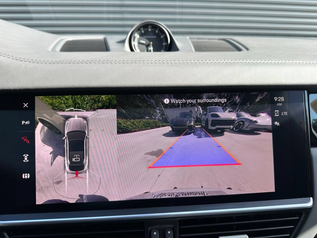 Certified 2023 Porsche Cayenne Turbo AWD/4WD image 28