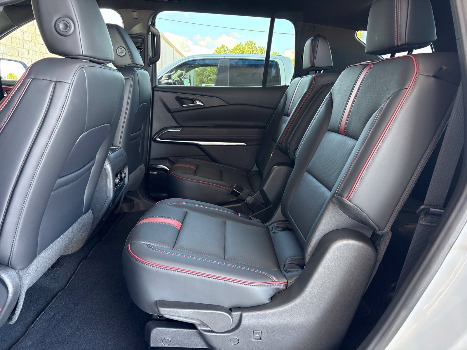 New 2027 Chevrolet Traverse RS AWD/4WD image 18