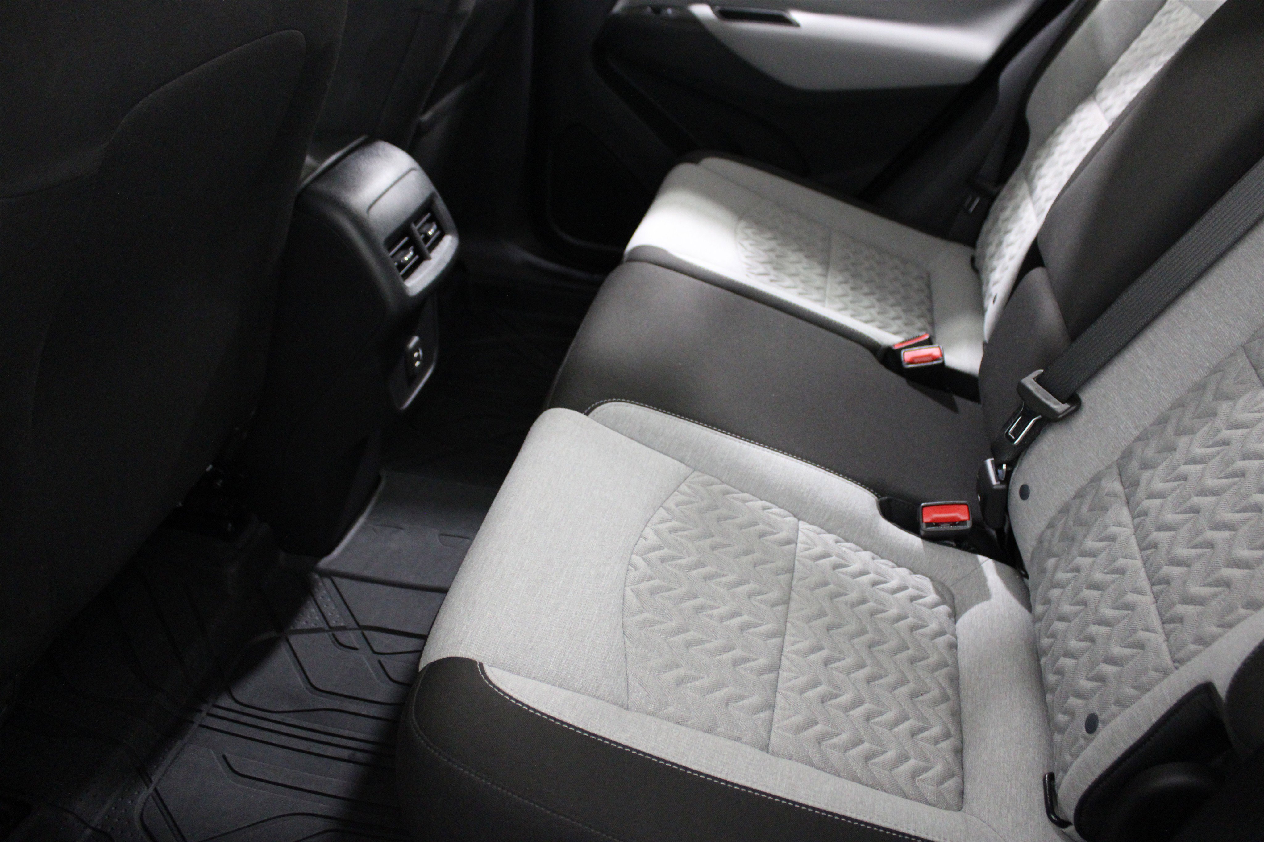 Used 2023 Chevrolet Equinox LT w/ LPO, Floor Liner Package image 21
