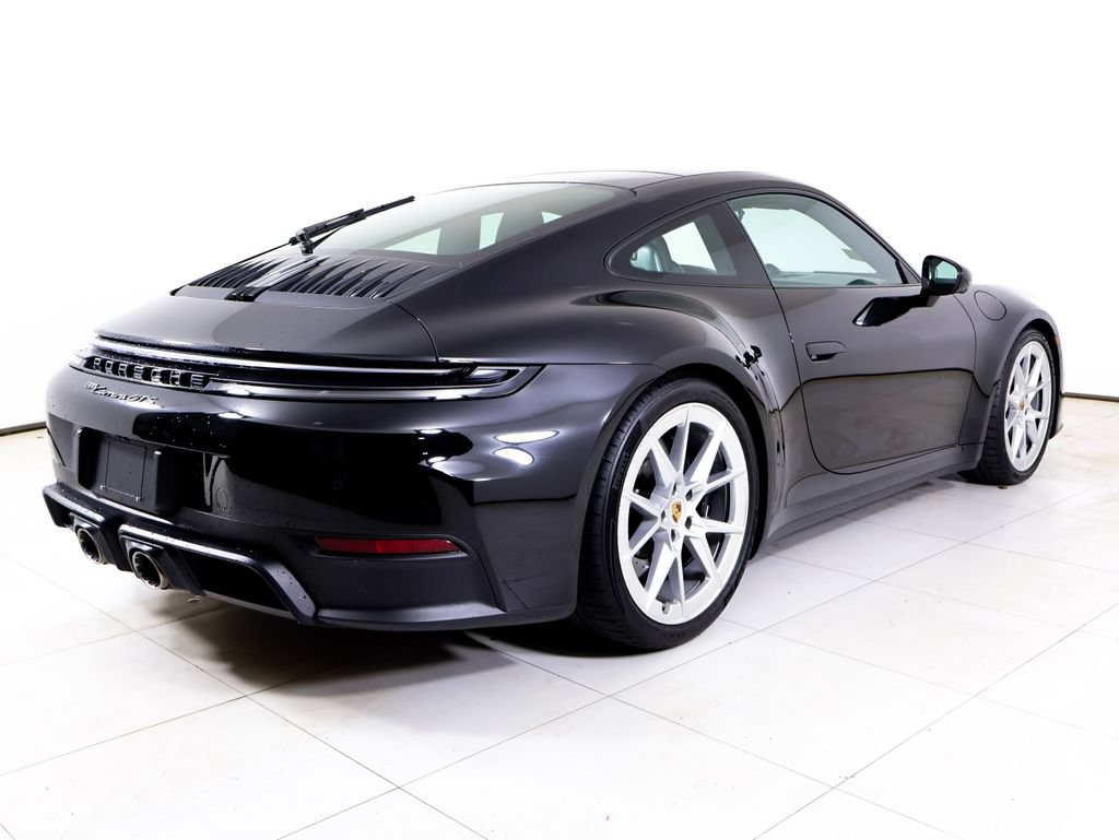 Certified 2025 Porsche 911 Carrera GTS RWD image 31