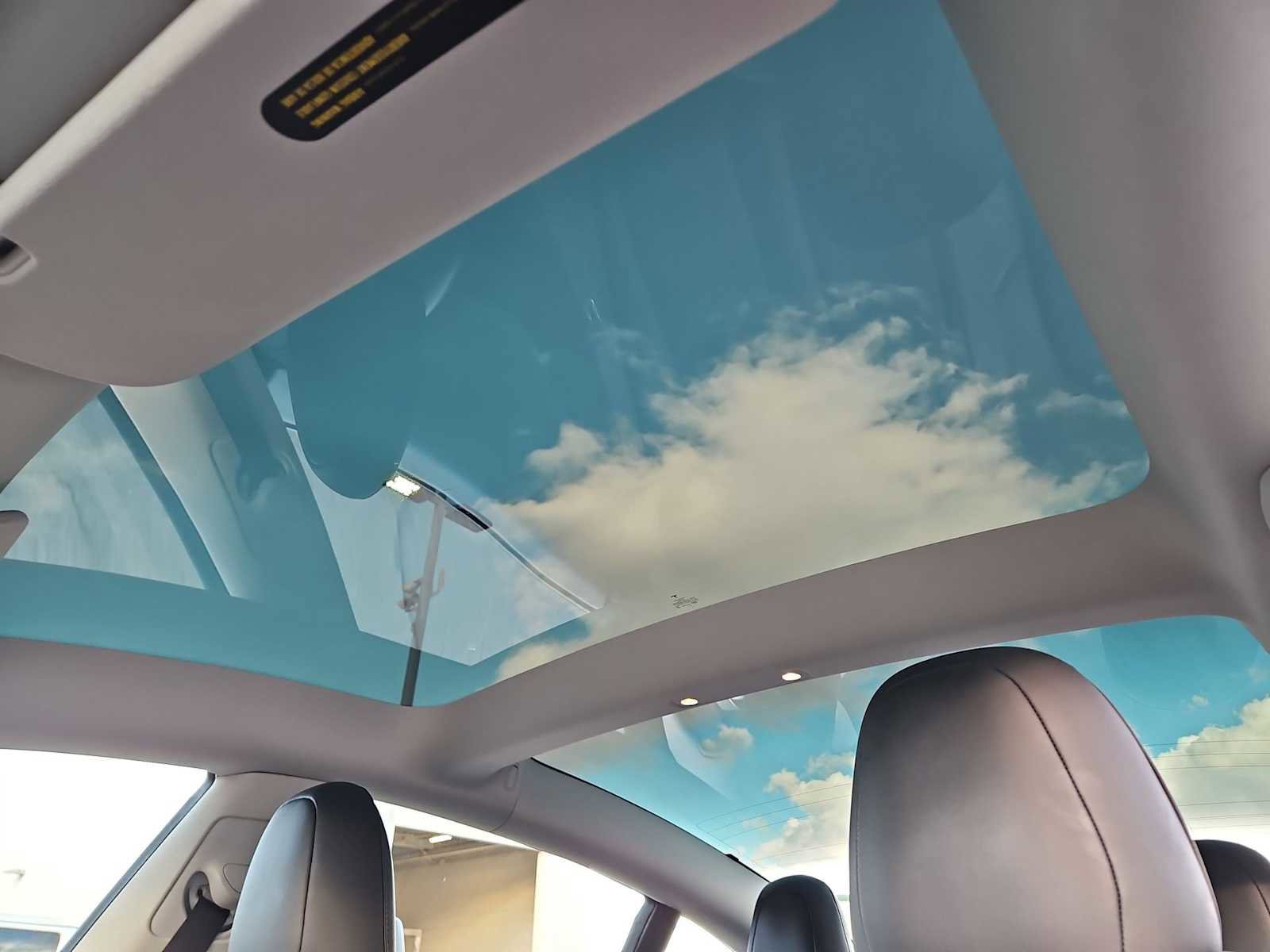 Used 2023 Tesla Model 3 Standard Range image 19