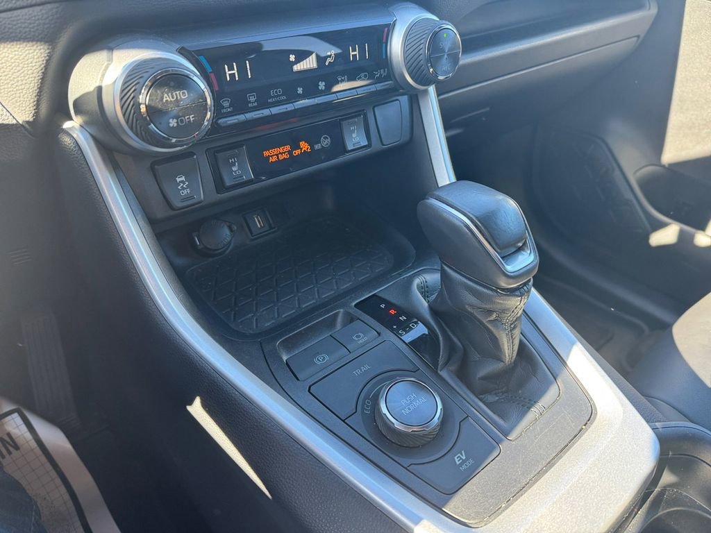 Used 2021 Toyota RAV4 XSE image 38