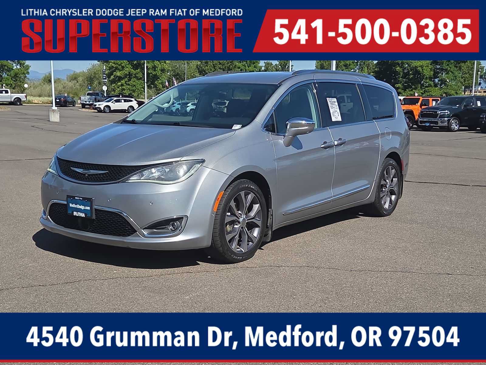 Used 2017 Chrysler Pacifica Limited FWD image 1
