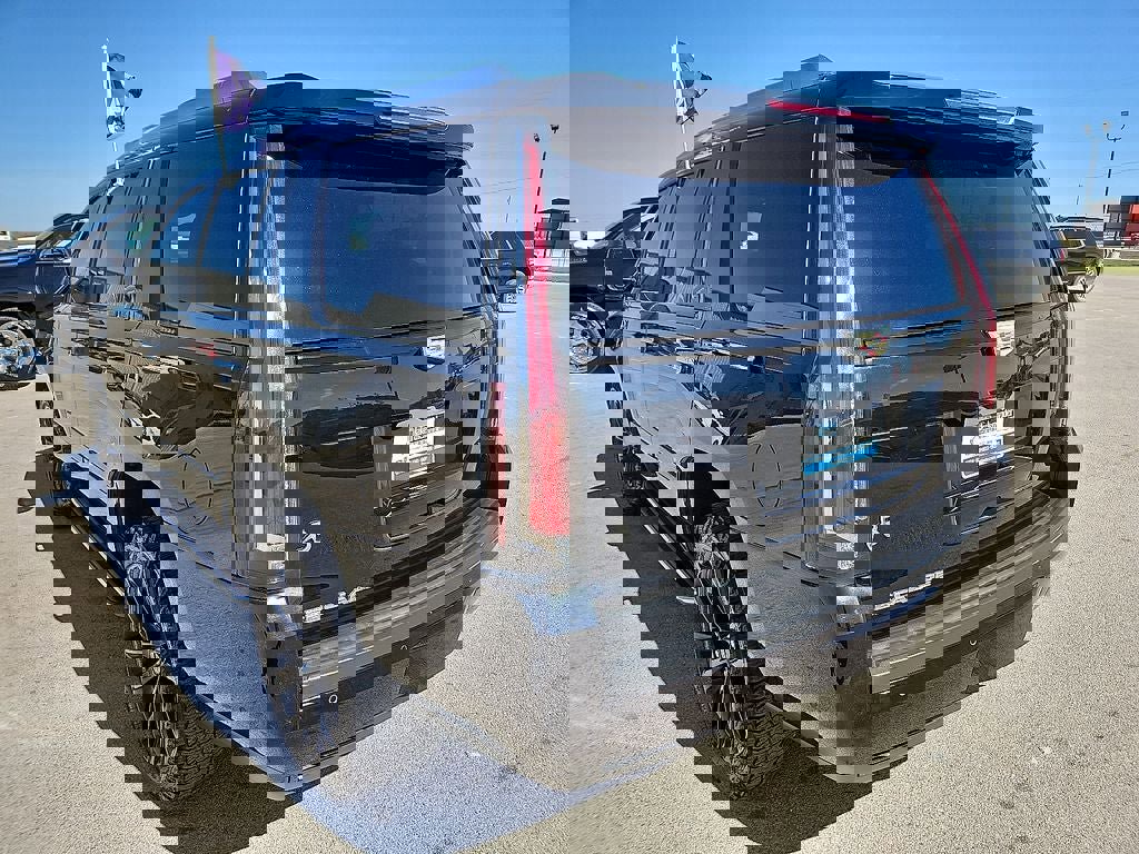 Used 2020 Cadillac Escalade Luxury w/ Escalade Sport Edition image 5