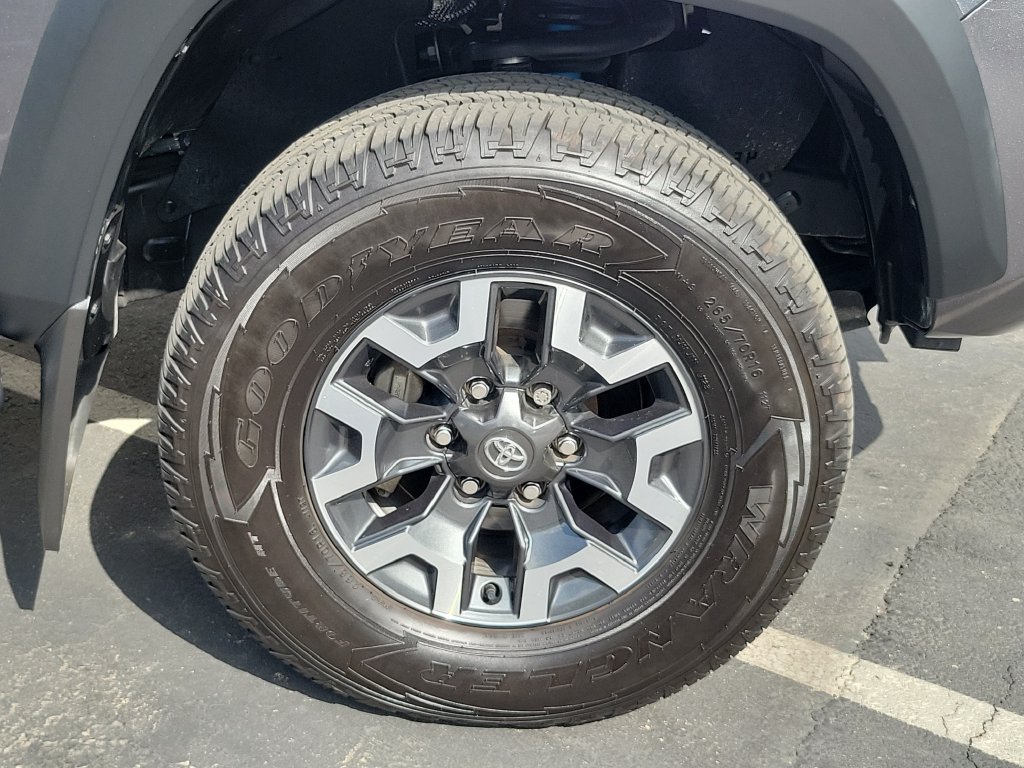 Used 2022 Toyota Tacoma TRD Off-Road w/ TRD Premium Off Road Package AWD/4WD image 6