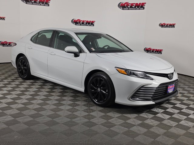 Used 2023 Toyota Camry LE AWD/4WD image 2