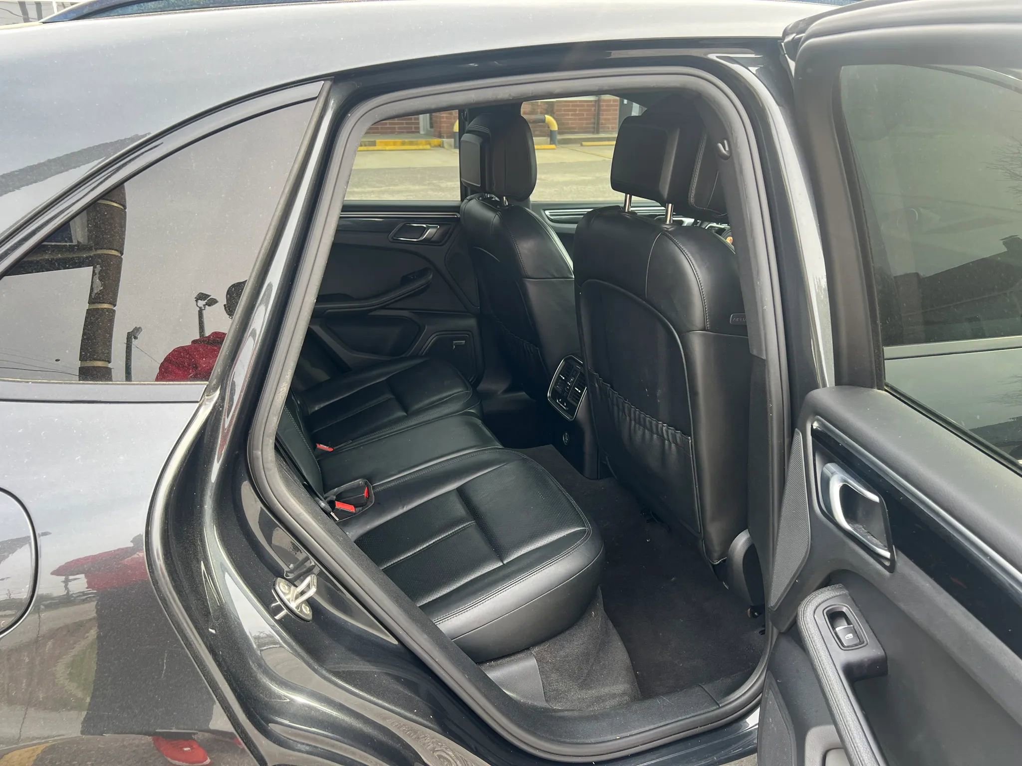 Used 2018 Porsche Macan Sport Edition image 5