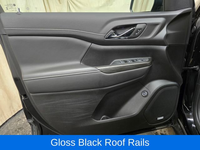 Used 2023 GMC Acadia SLT w/ Elevation Edition image 15