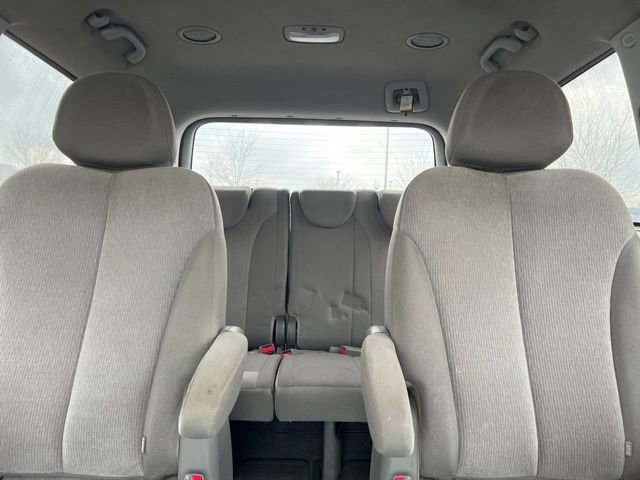 Used 2012 Kia Sedona LX image 26