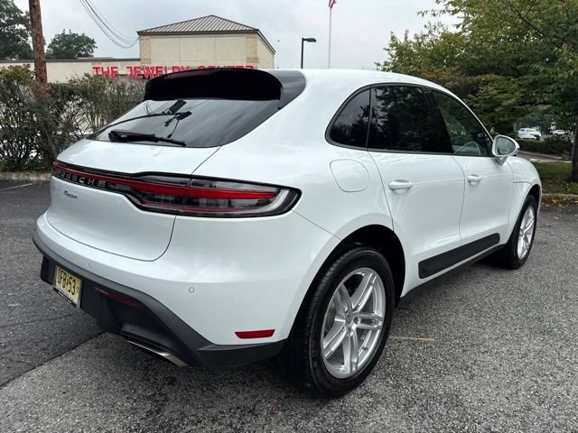 Used 2025 Porsche Macan AWD/4WD image 16