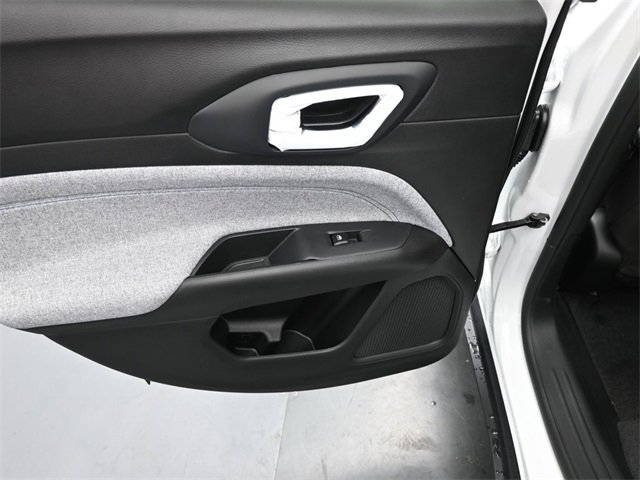 Used 2025 Jeep Compass Sport image 21