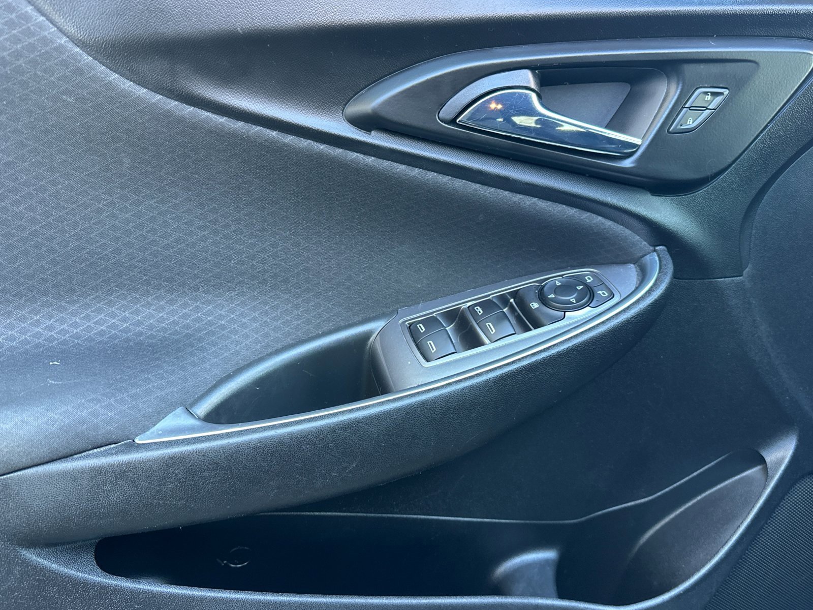 Used 2020 Chevrolet Malibu LT image 11