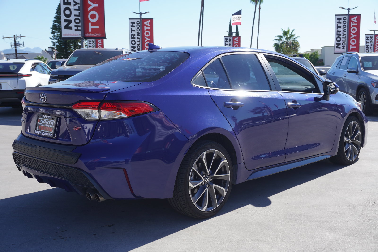 Used 2021 Toyota Corolla SE w/ Carpet Mat Package (TMS) FWD image 6