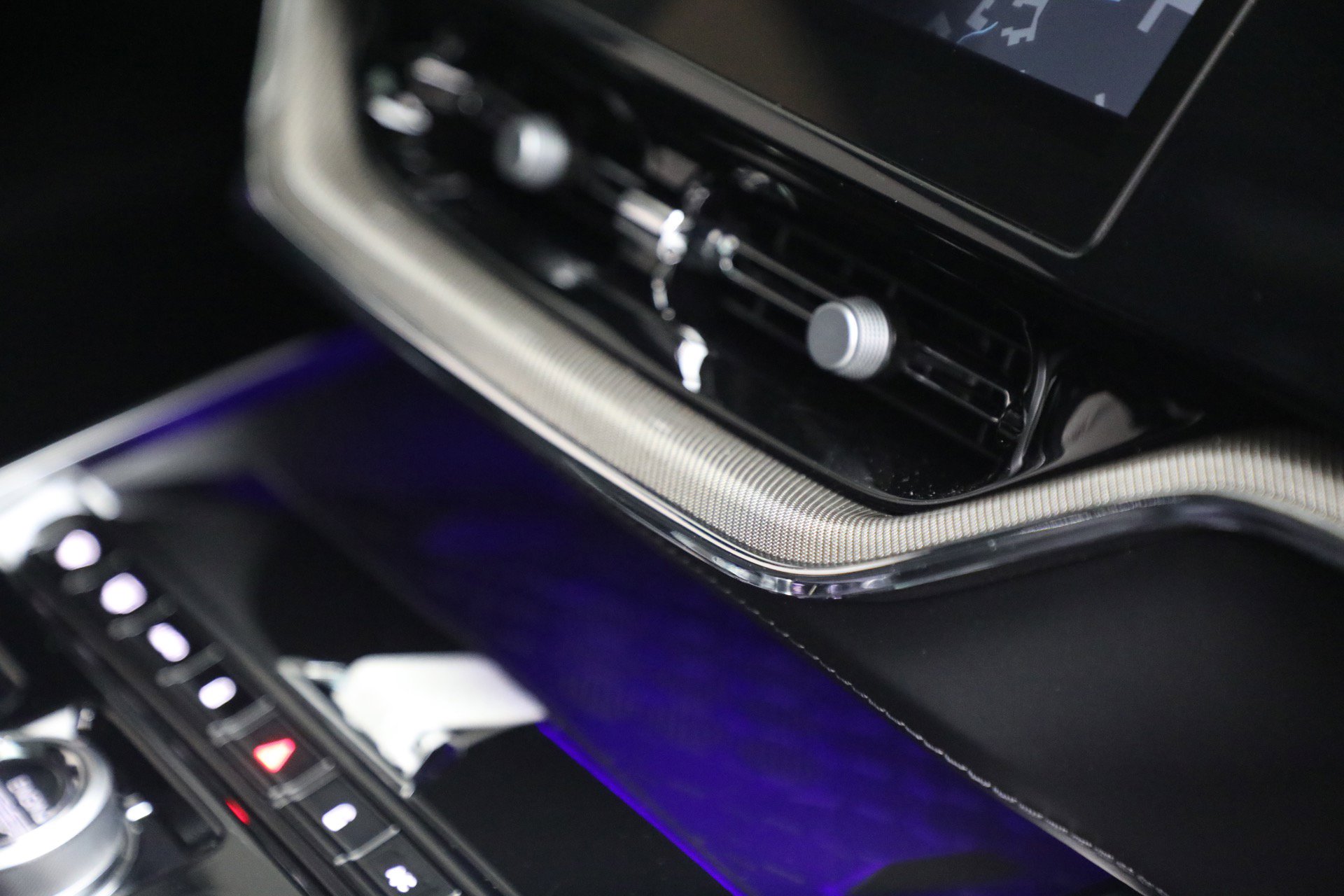 New 2026 Aston Martin DBX S image 34