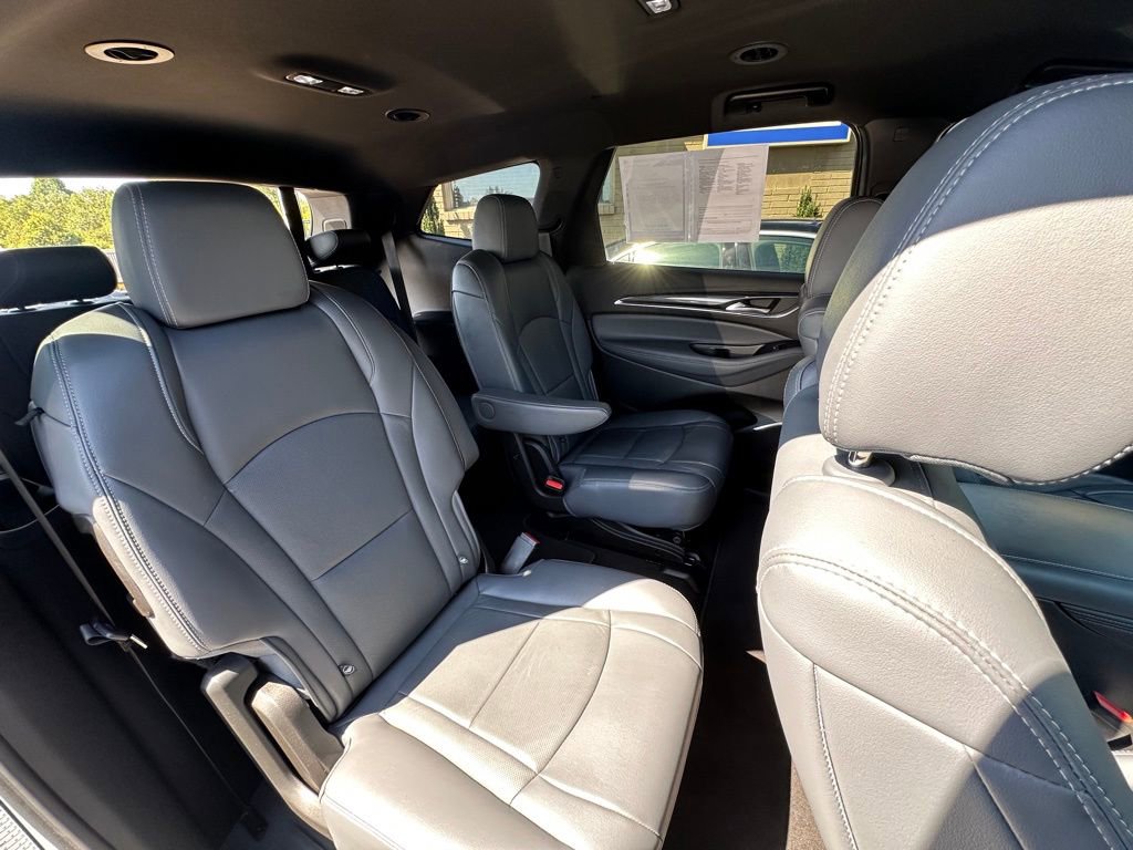 Used 2022 Buick Enclave Premium image 18
