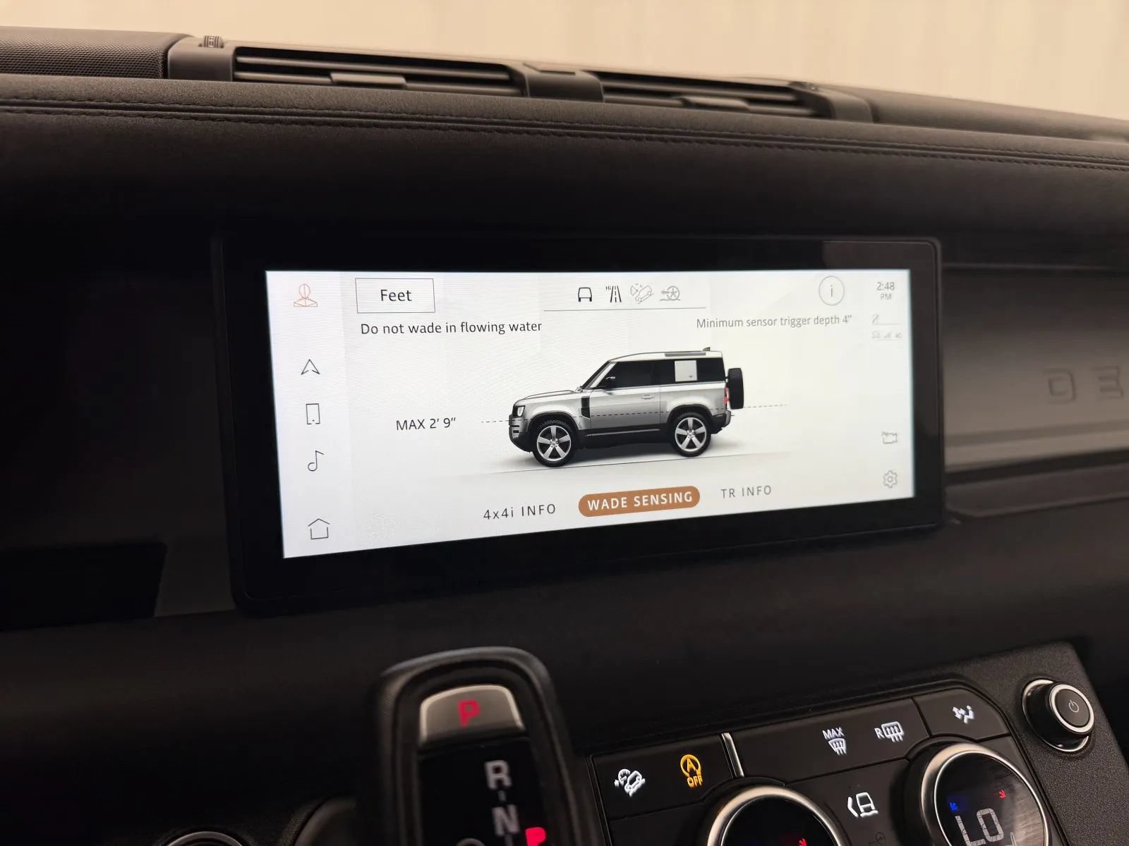 Used 2022 Land Rover Defender 90 AWD/4WD image 18