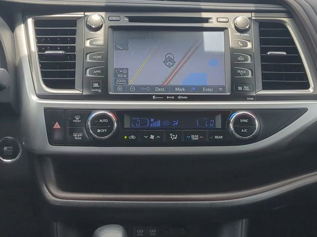 Used 2017 Toyota Highlander Limited image 18