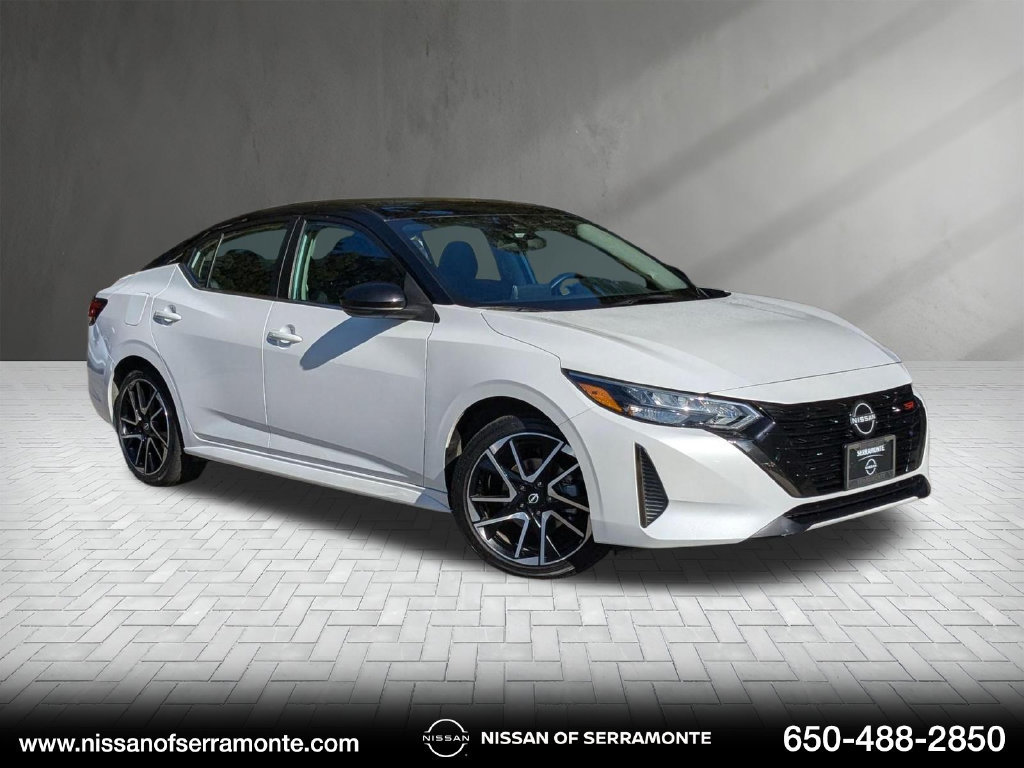 Used 2025 Nissan Sentra SR FWD image 1
