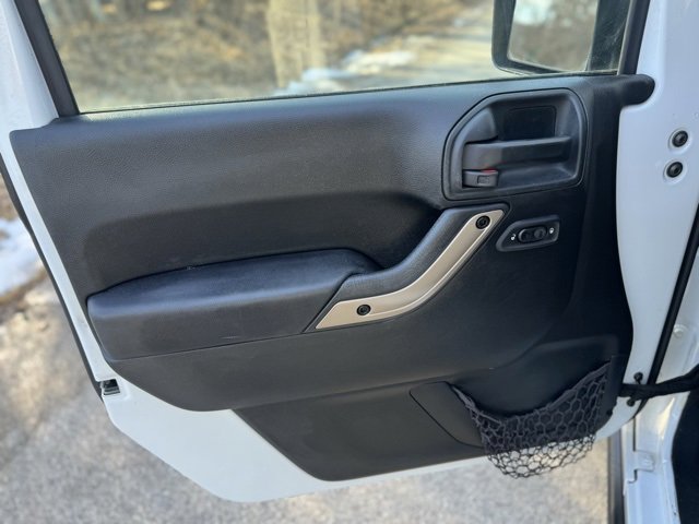 Used 2016 Jeep Wrangler Unlimited Sahara image 11