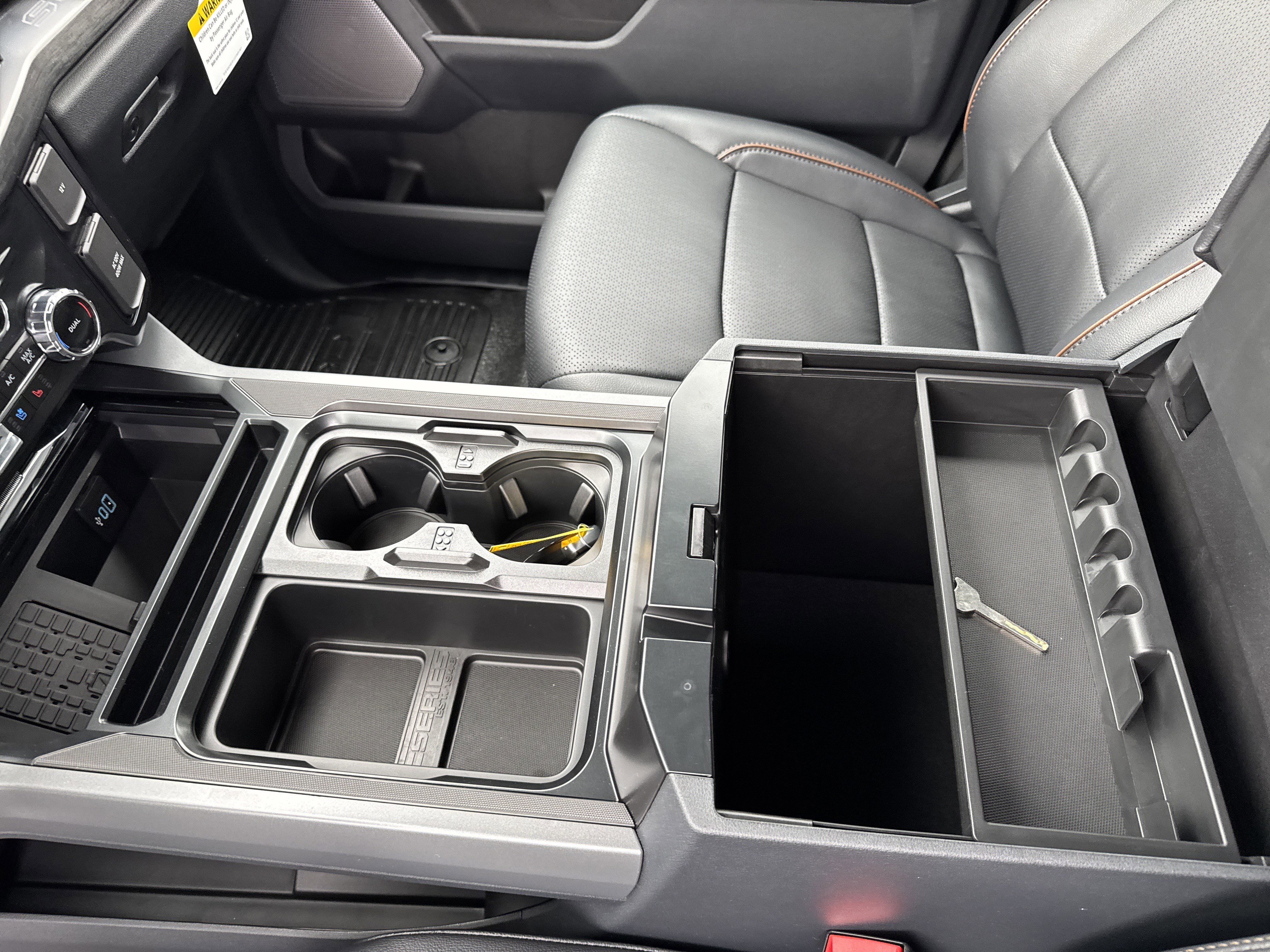 New 2026 Ford F350 Lariat w/ FX4 Off-Road Package image 43