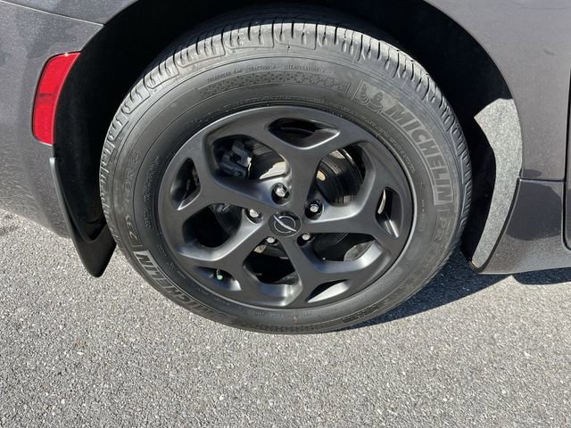 Used 2023 Chrysler Pacifica Touring-L w/ S Appearance Package image 20