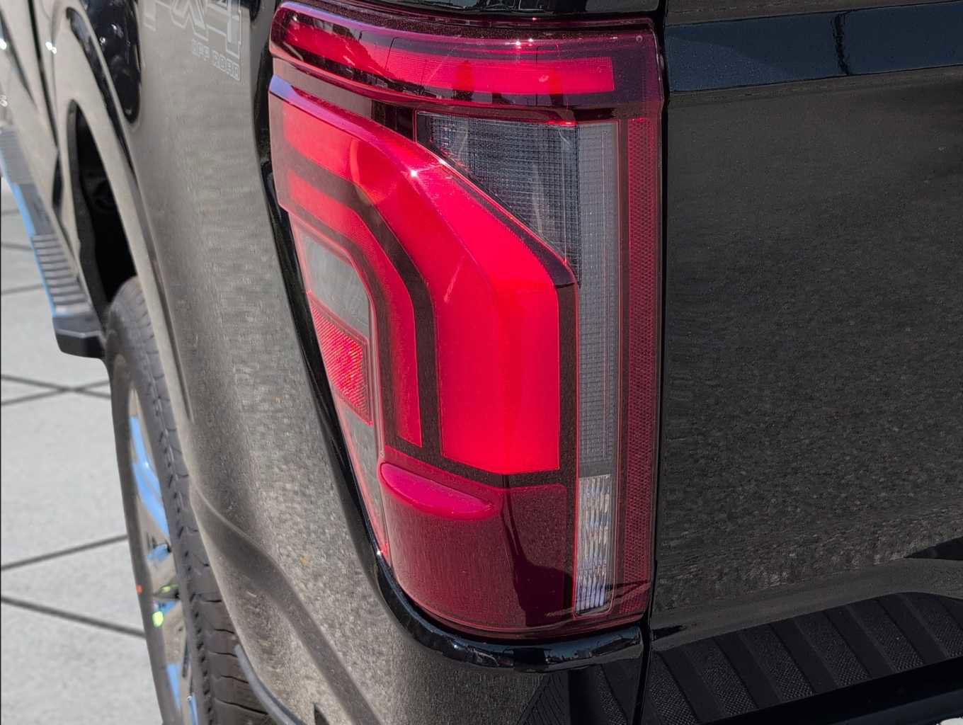 New 2025 Ford F150 Lariat w/ Equipment Group 501A Mid image 16