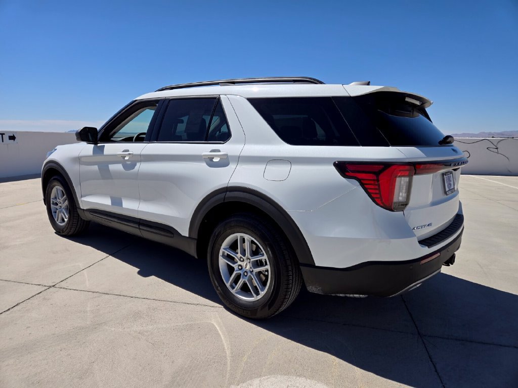 New 2026 Ford Explorer Active w/ Active Comfort Package RWD image 17