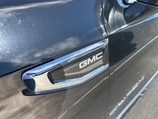 Used 2024 GMC Yukon SLT image 11