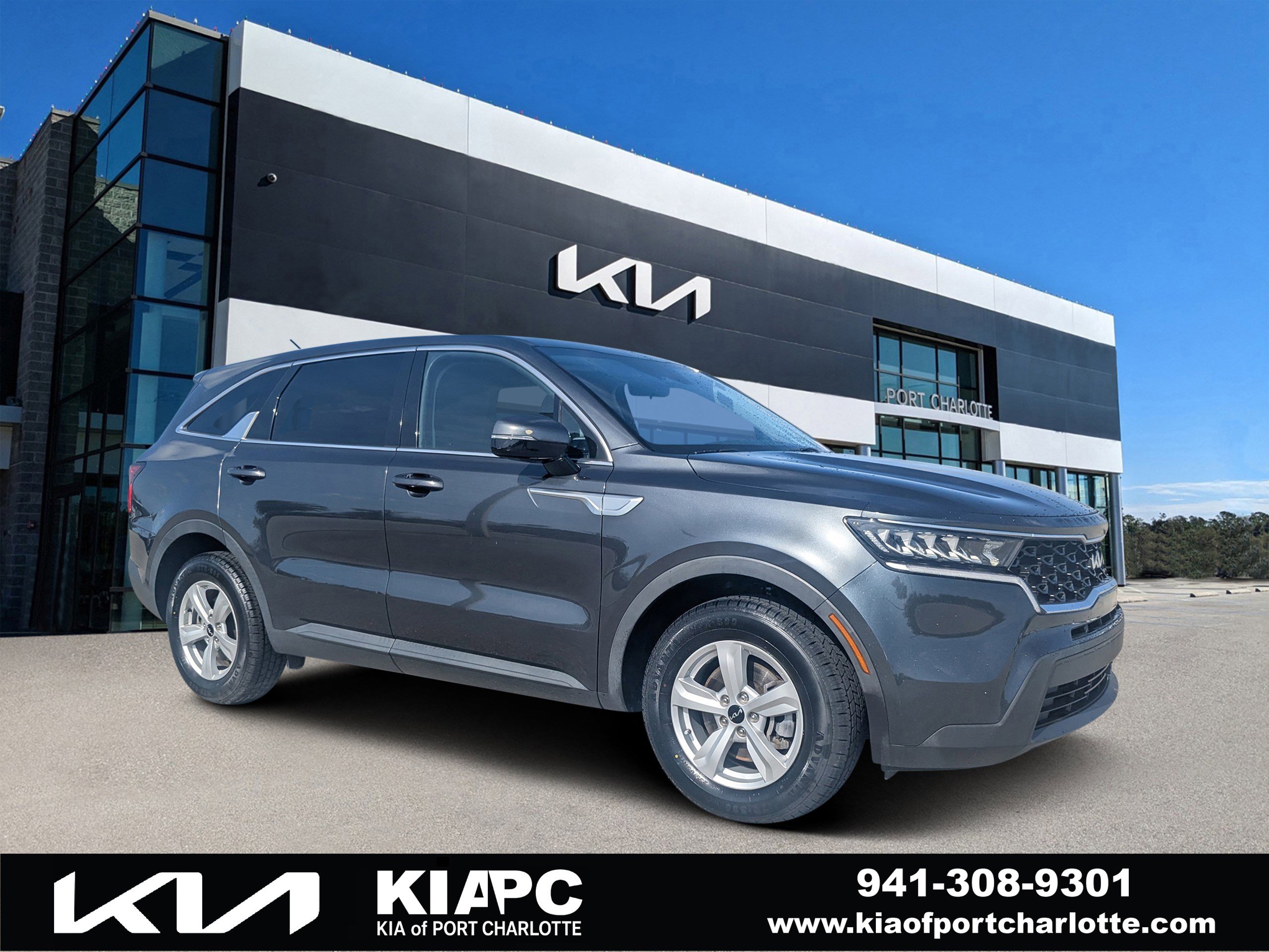 Certified 2023 Kia Sorento LX image 1