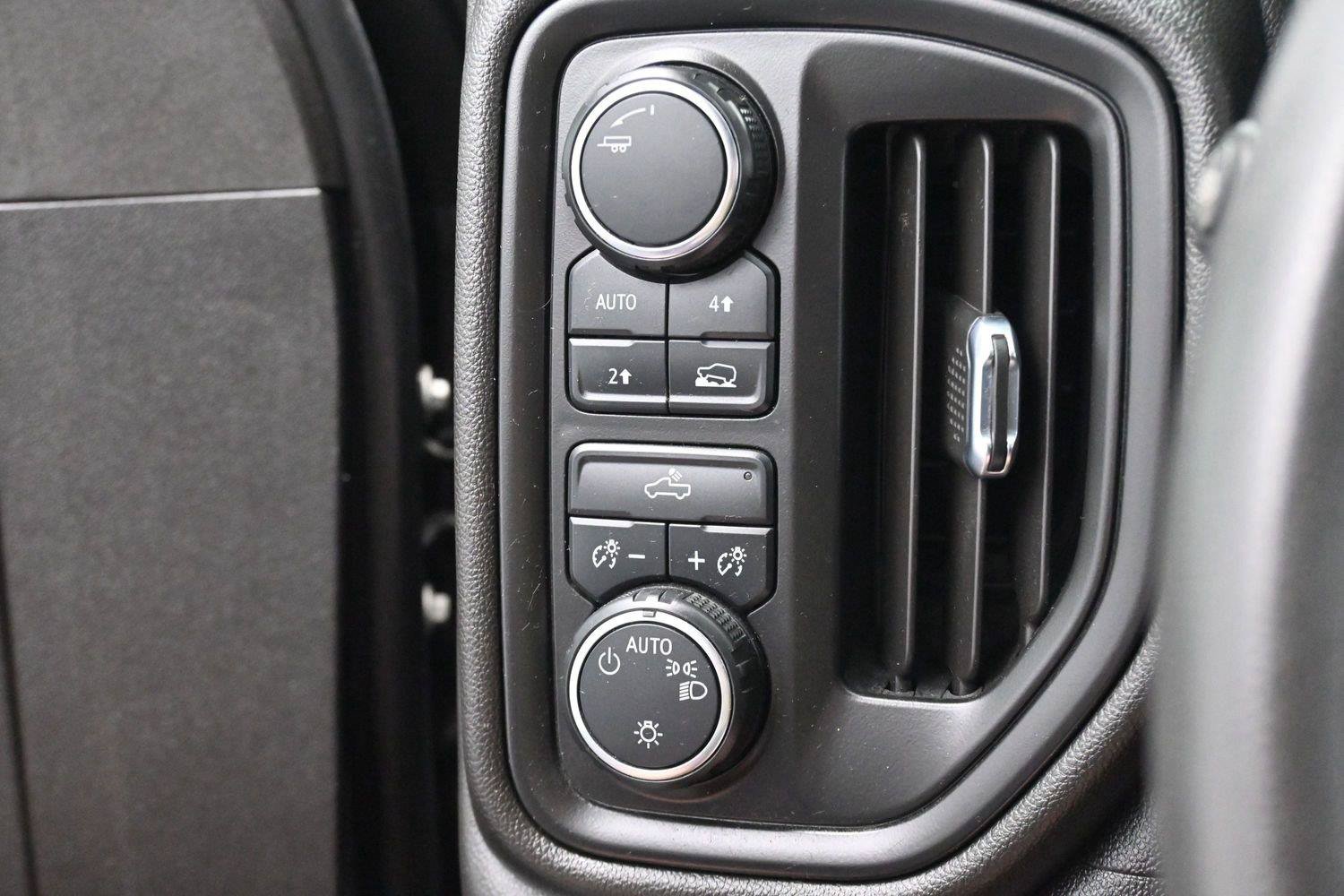 Used 2024 Chevrolet Silverado 1500 Custom AWD/4WD image 18