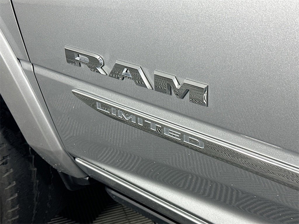 Used 2020 RAM 3500 Limited image 28