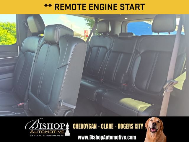 Used 2023 Jeep Wagoneer L Series II AWD/4WD image 8