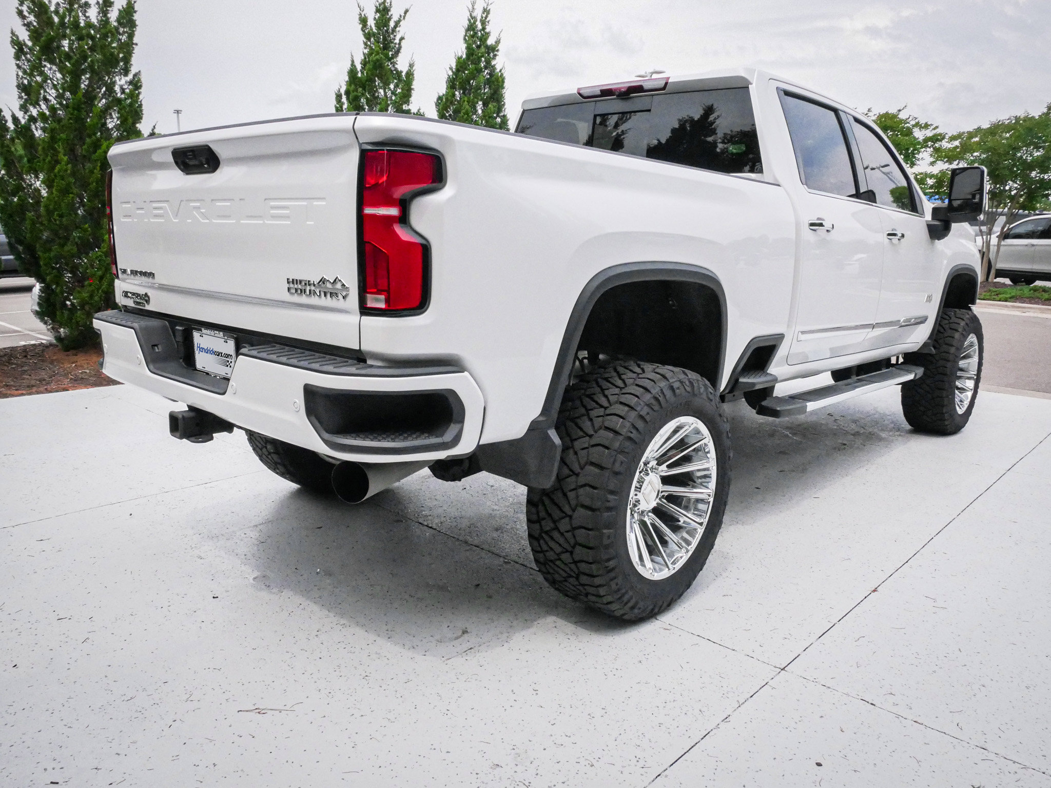 Used 2024 Chevrolet Silverado 3500 High Country w/ Technology Package AWD/4WD image 10