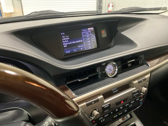 Used 2014 Lexus ES 350 w/ Premium Package FWD image 19