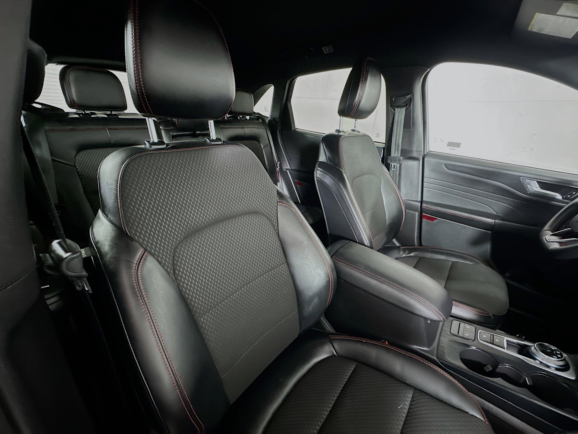 Used 2023 Ford Escape ST-Line image 25