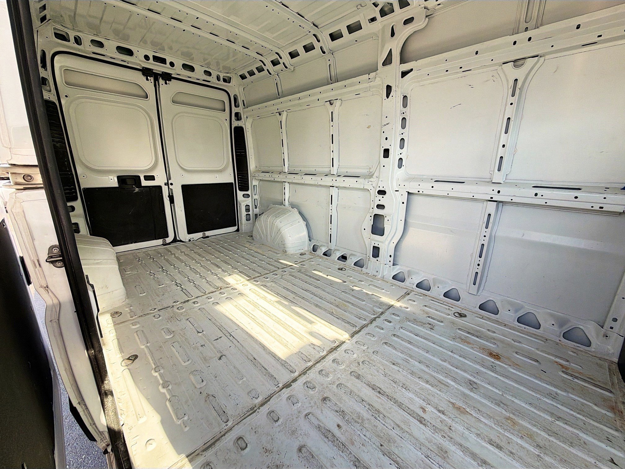 Used 2025 RAM ProMaster 3500 w/ Convenience Group FWD image 10