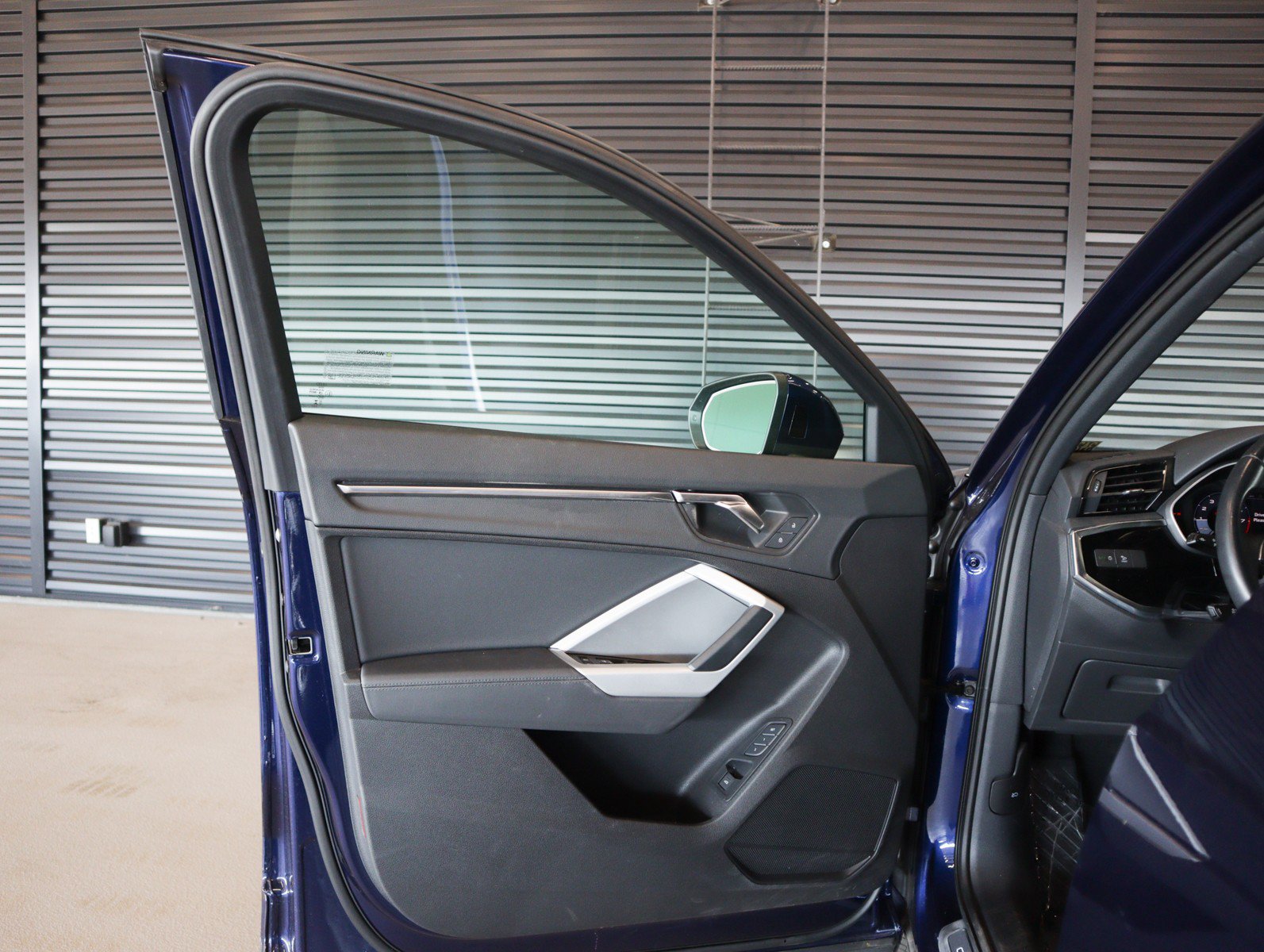 Used 2023 Audi Q3 2.0T Premium w/ Convenience Package AWD/4WD image 26