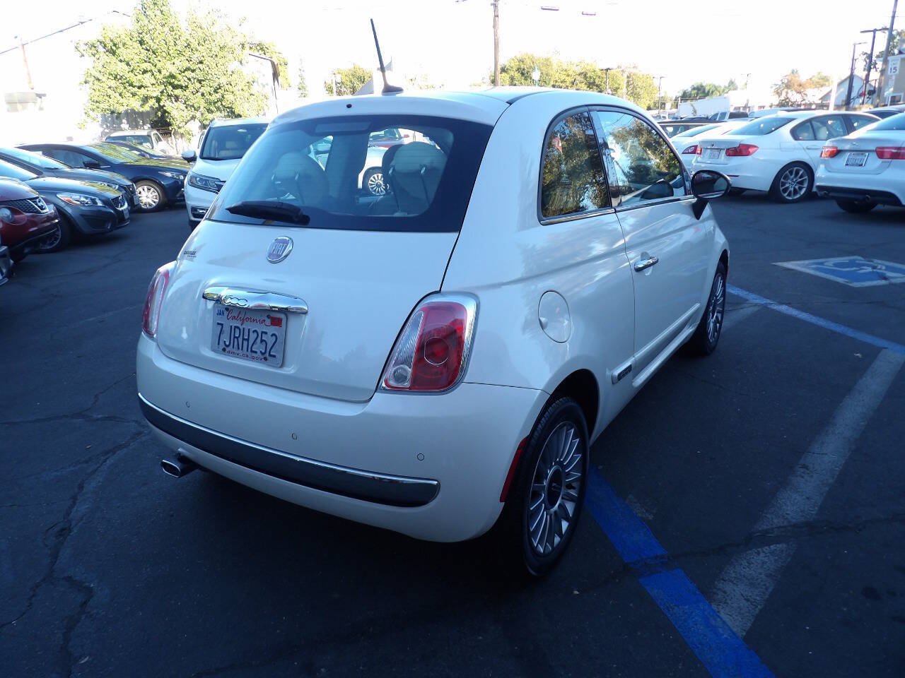 Used 2015 FIAT 500 Lounge w/ Luxury Leather Package FWD image 3
