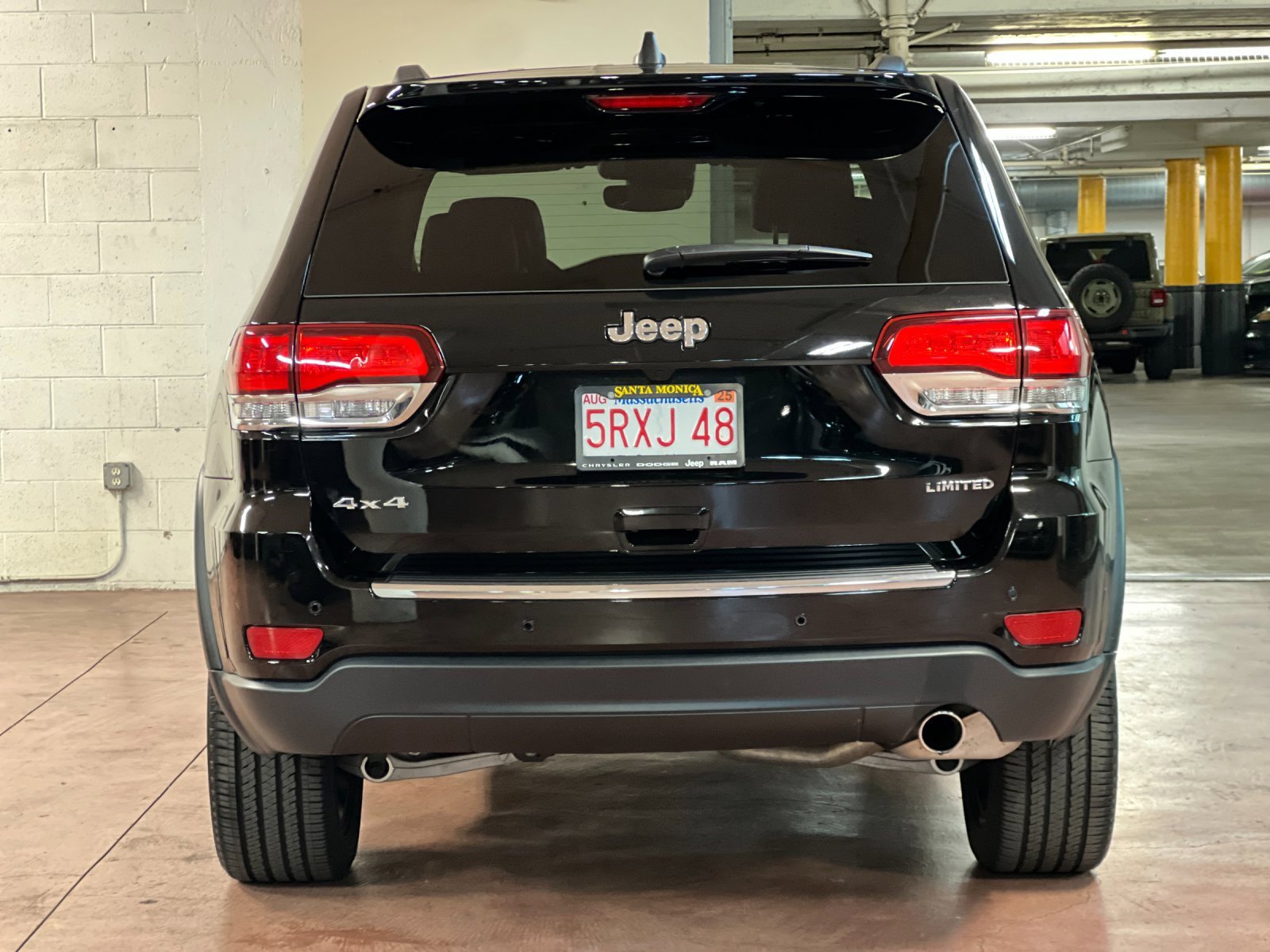 Certified 2022 Jeep Grand Cherokee Limited w/ Tech Group image 4
