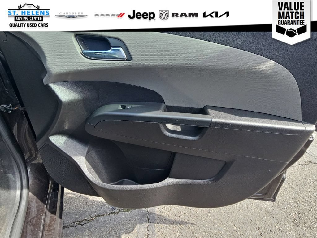 Used 2015 Chevrolet Sonic LT FWD image 33