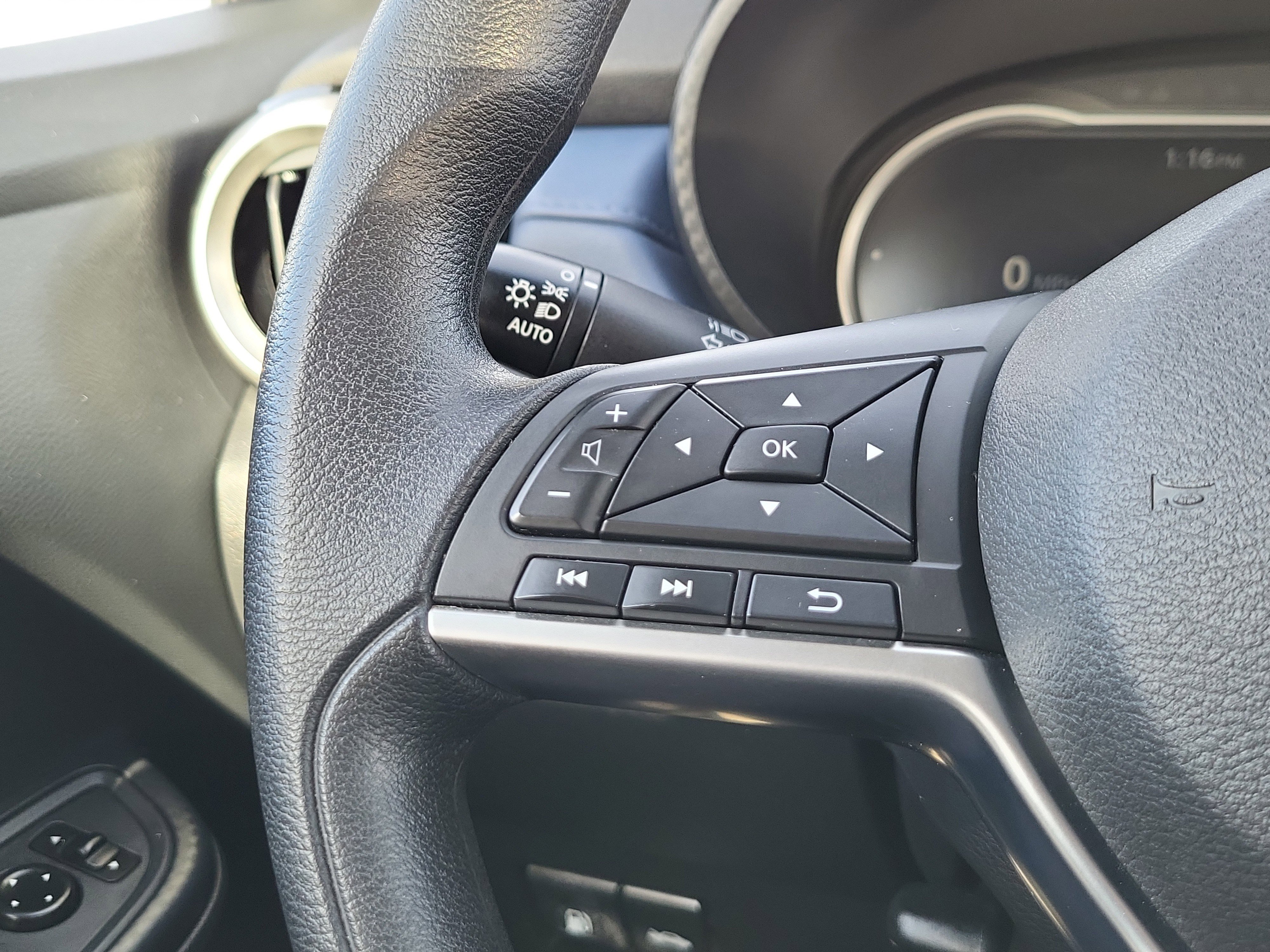 Used 2023 Nissan Versa SV image 18