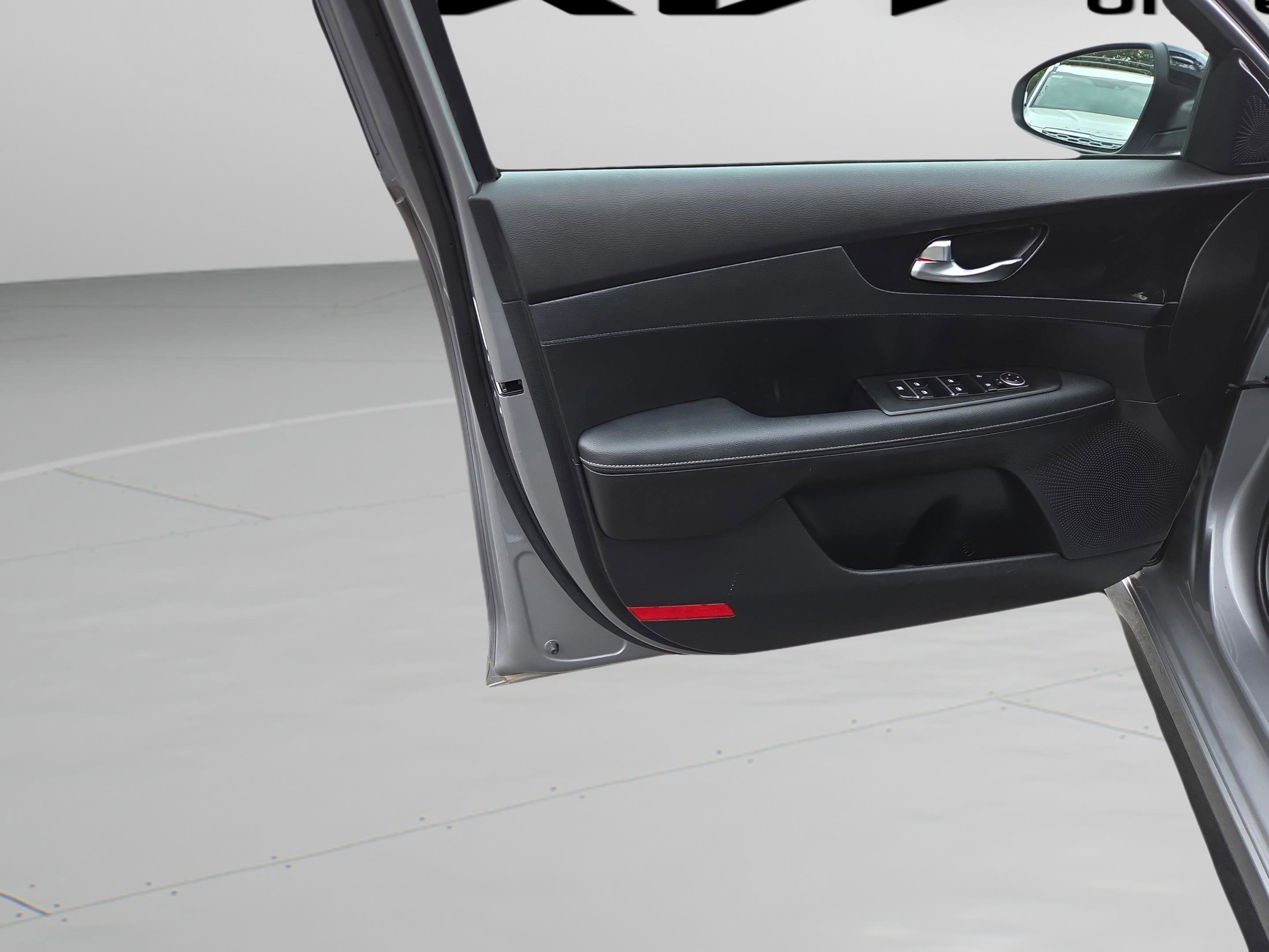 Used 2024 Kia Forte GT-Line image 26