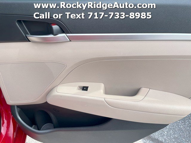 Used 2019 Hyundai Elantra SE image 19