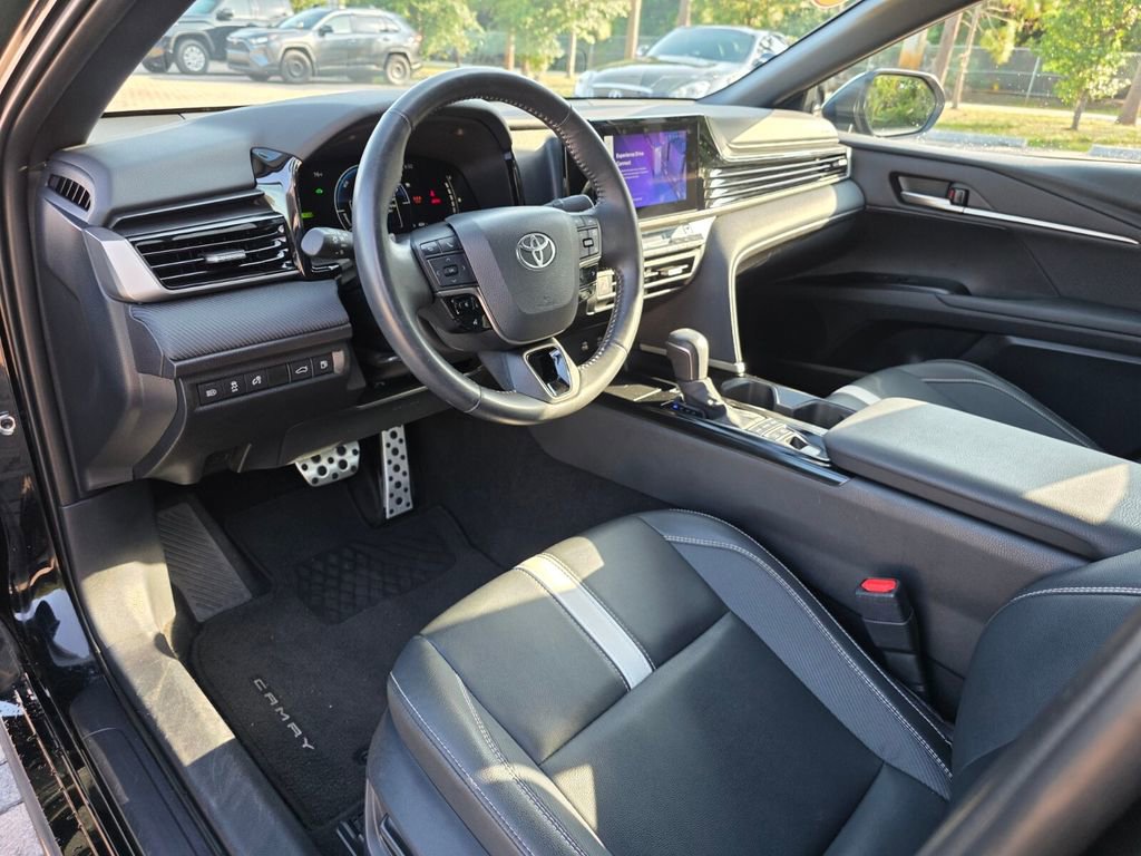 Used 2025 Toyota Camry SE w/ Convenience Package FWD image 25