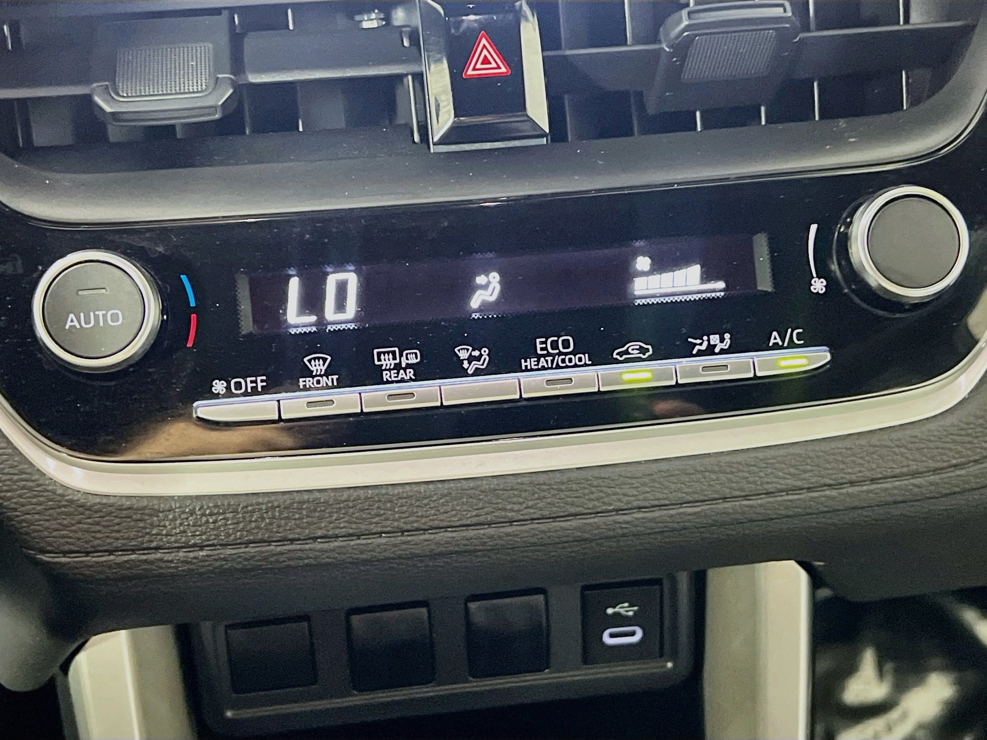 Used 2024 Toyota Corolla Cross AWD Hybrid image 26