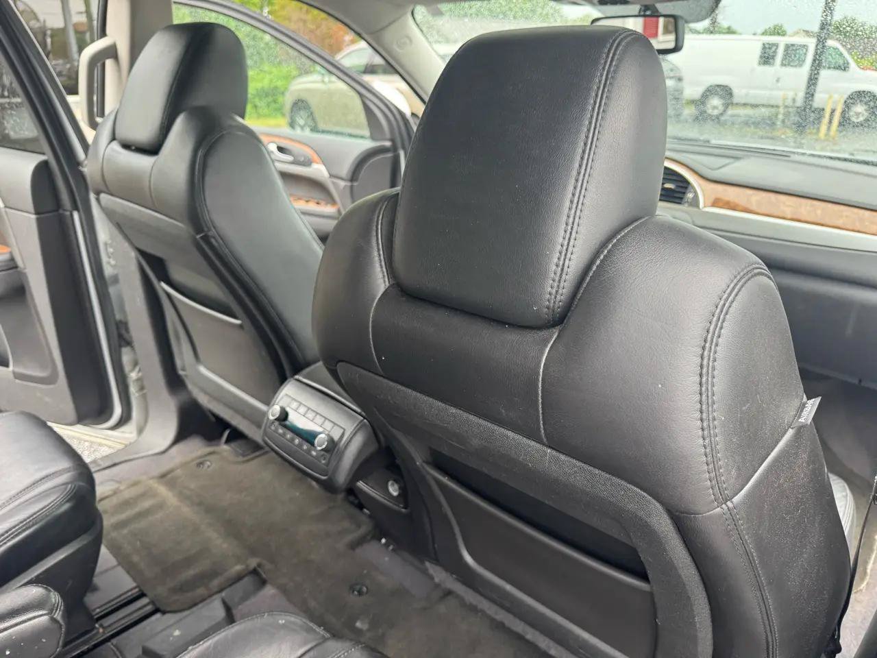 Used 2011 Buick Enclave CXL AWD/4WD image 22