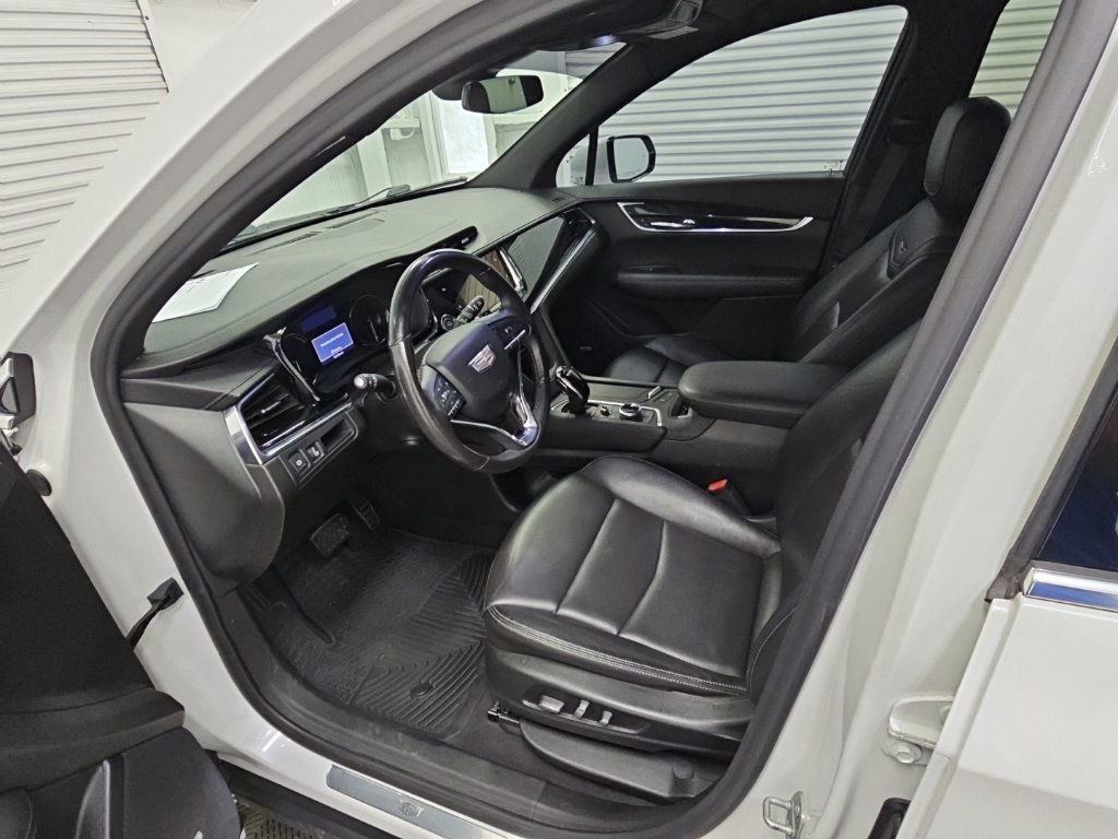 Used 2021 Cadillac XT6 Premium Luxury FWD image 11